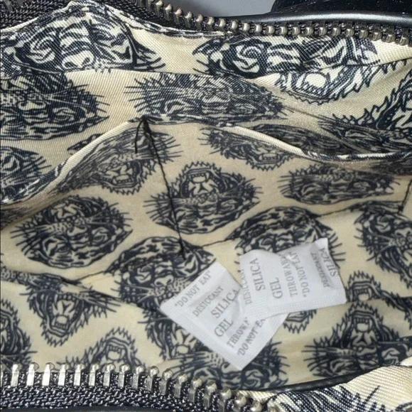 NWT Ed Hardy Love Kills Slowly Heart Skull Bones 13 Handbag Purse Black Red - Picture 9 of 9